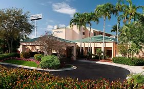 Courtyard Apartments Miami Lakes